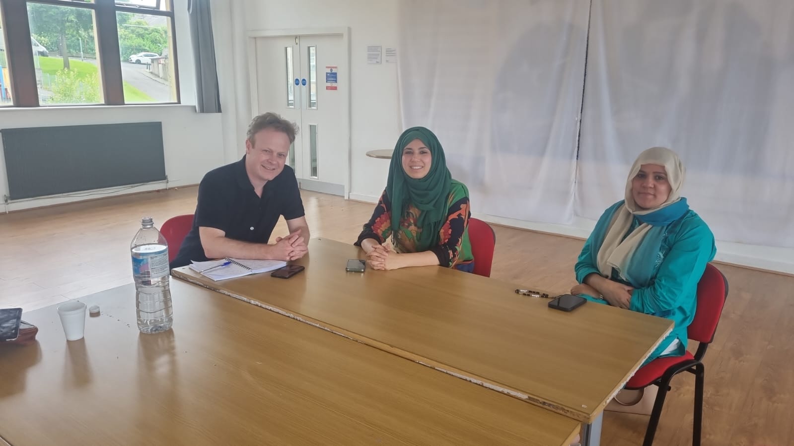 Matt Baker talking to councillors 