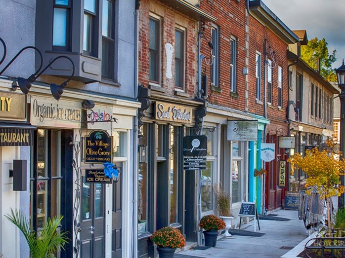 Elora Street, Canada